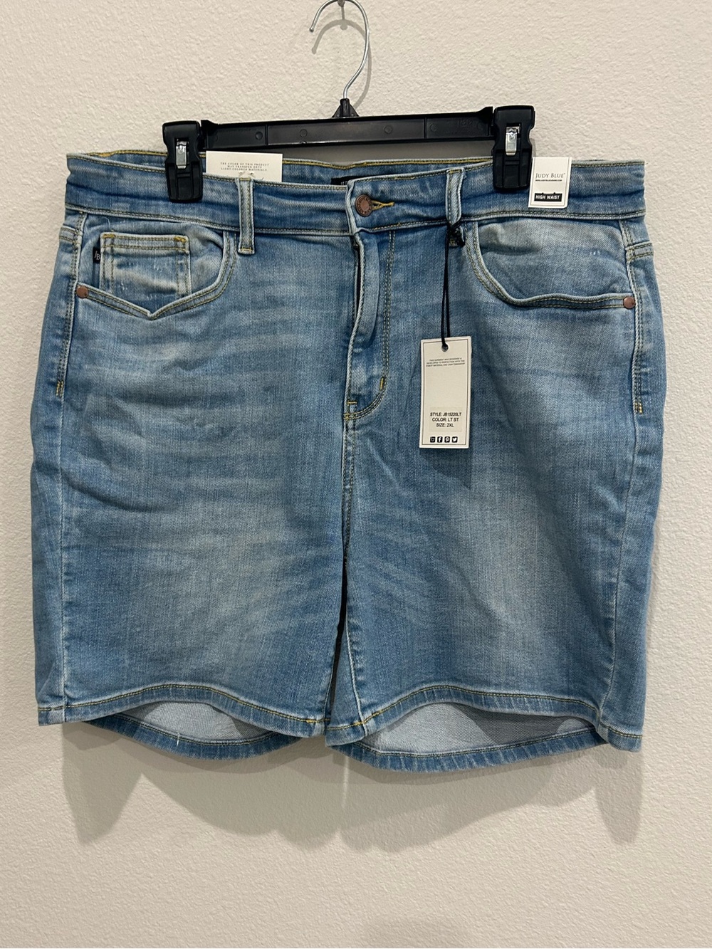 NWT Judy Blue Light Wash High Waist Denim Shorts 2XL